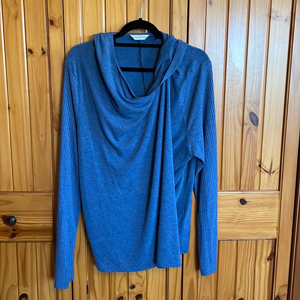 Kindred Bravely breastfeeding sweater